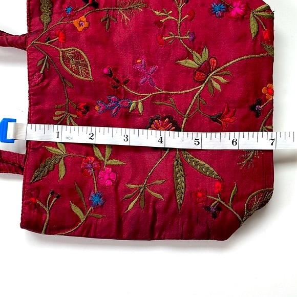 Accessorize London Silk floral embroidery, fully lined mini handheld, NWOT - Picture 8 of 12